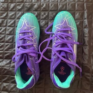Kids cleats - size 5